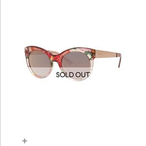 GUCCI FLORAL CAT EYE SUNGLASSES LIKE NEW!
